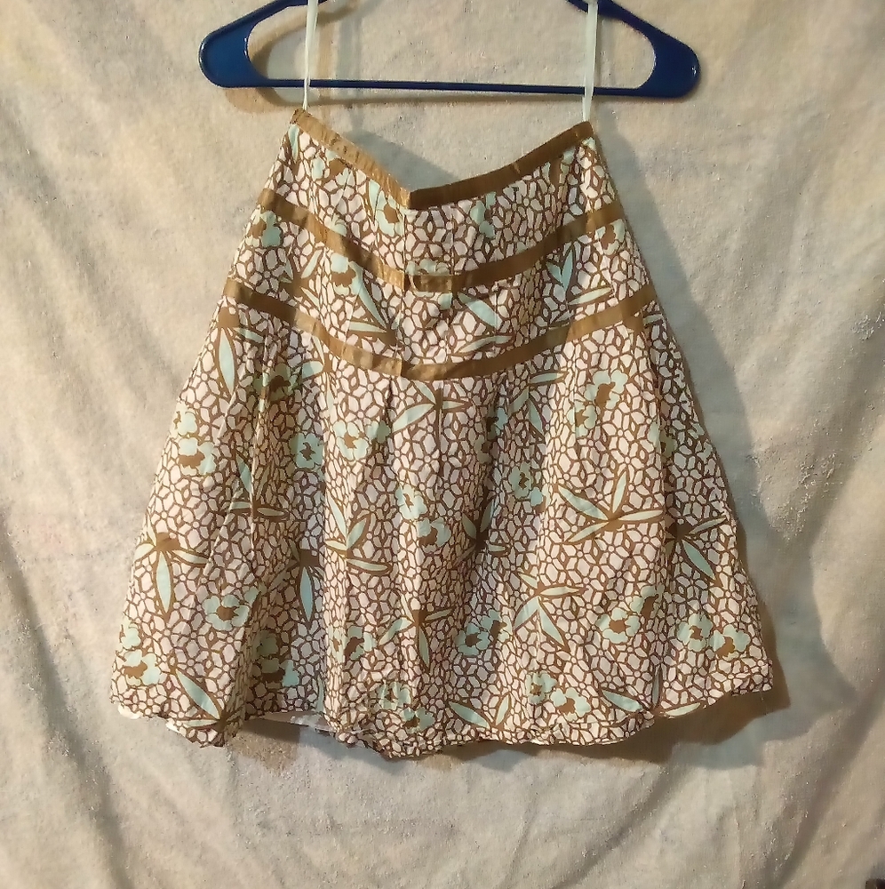 Size 6 gap skirt
